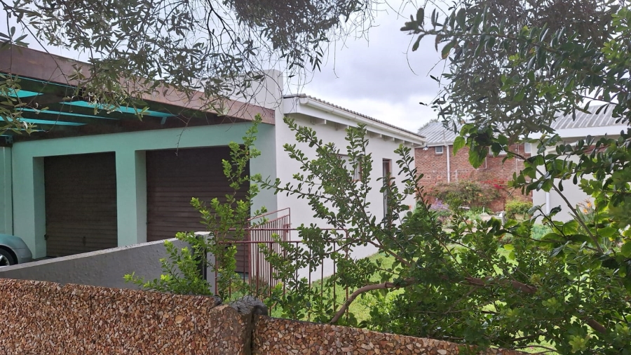 3 Bedroom Property for Sale in Stilbaai Wes Western Cape